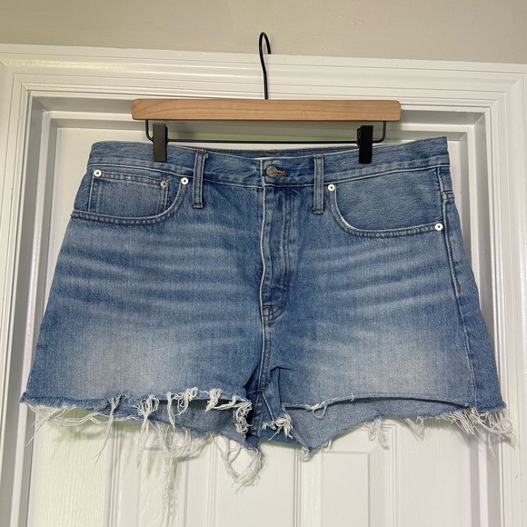 Madewell Shorts Womens 31 Blue Relaxed Denim Button Fly Distressed Raw Hem - Picture 1 of 7